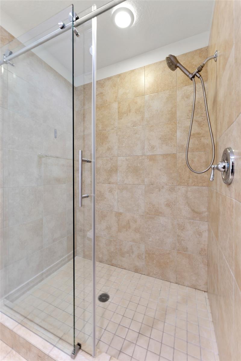 Image 18 of 39 For 1209 Cumberland Avenue 1201