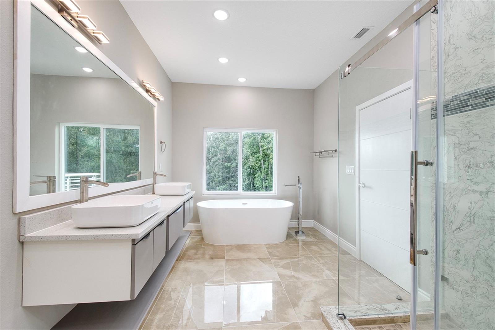 Image 27 of 57 For 1815 Brentwood Court