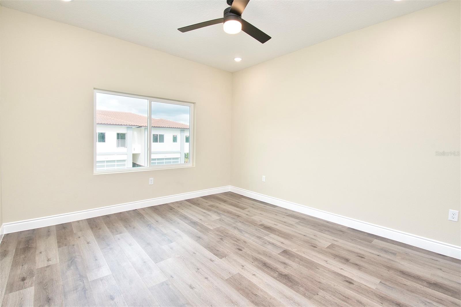 Image 32 of 57 For 1815 Brentwood Court