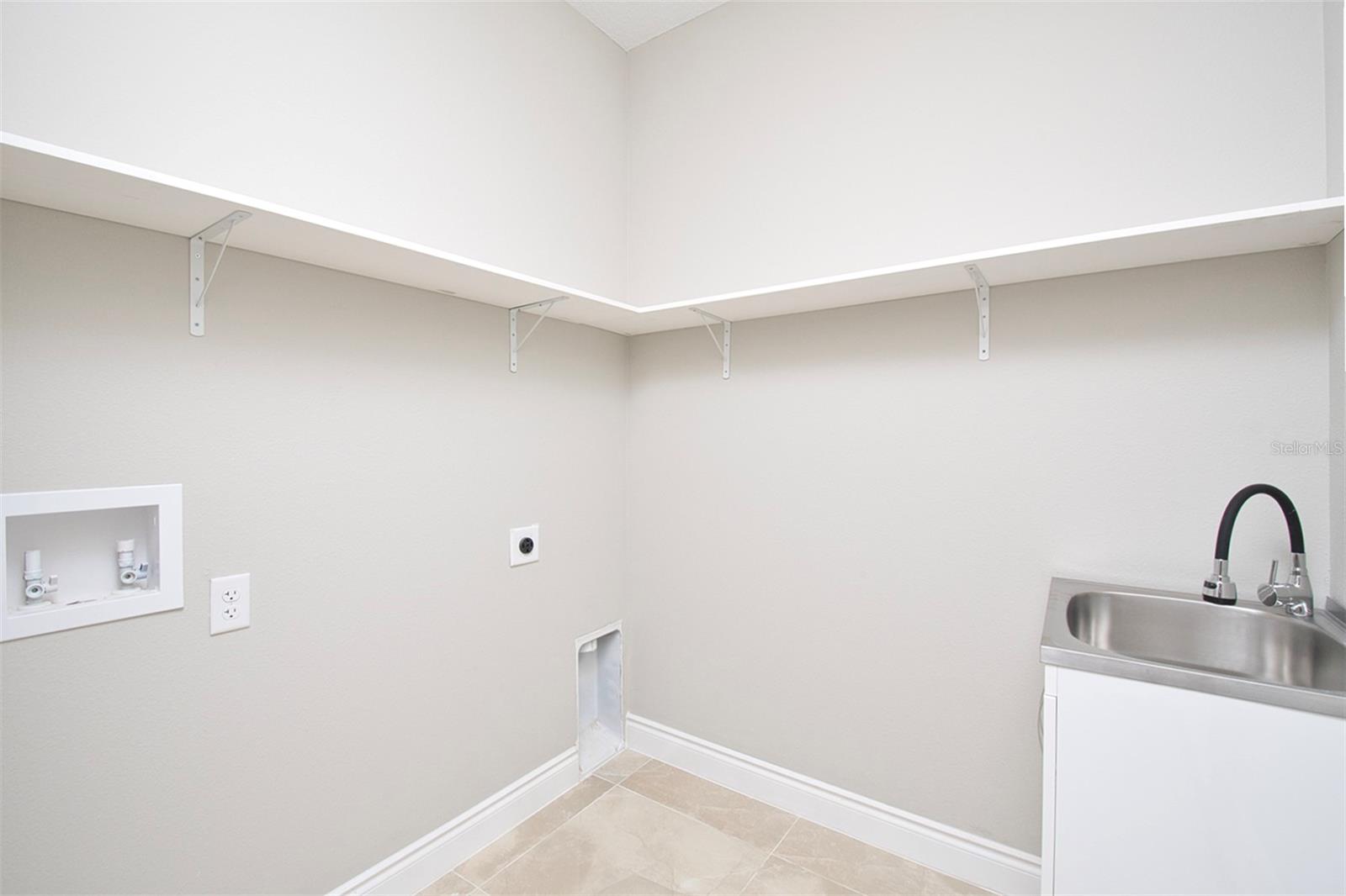 Image 39 of 57 For 1815 Brentwood Court