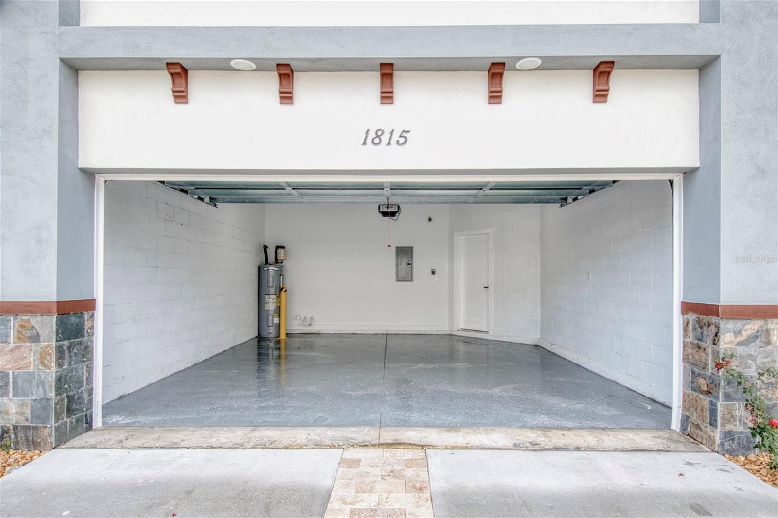 Image 40 of 57 For 1815 Brentwood Court