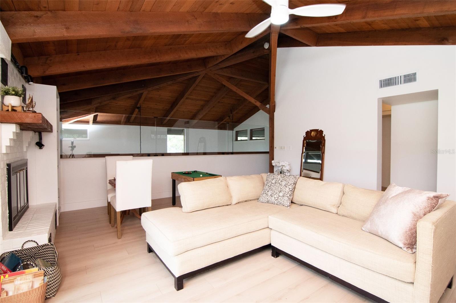 Image 13 of 100 For 1296 Weybridge Lane