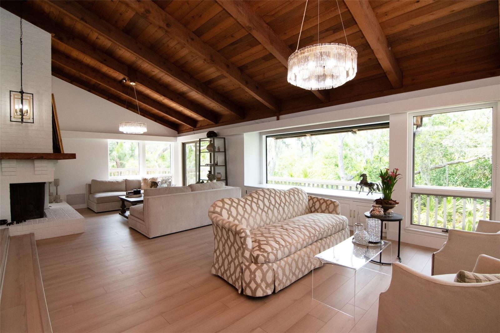 Image 15 of 100 For 1296 Weybridge Lane