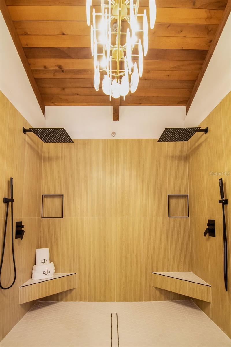 Image 24 of 100 For 1296 Weybridge Lane