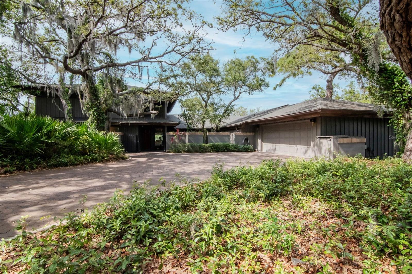 Image 3 of 100 For 1296 Weybridge Lane