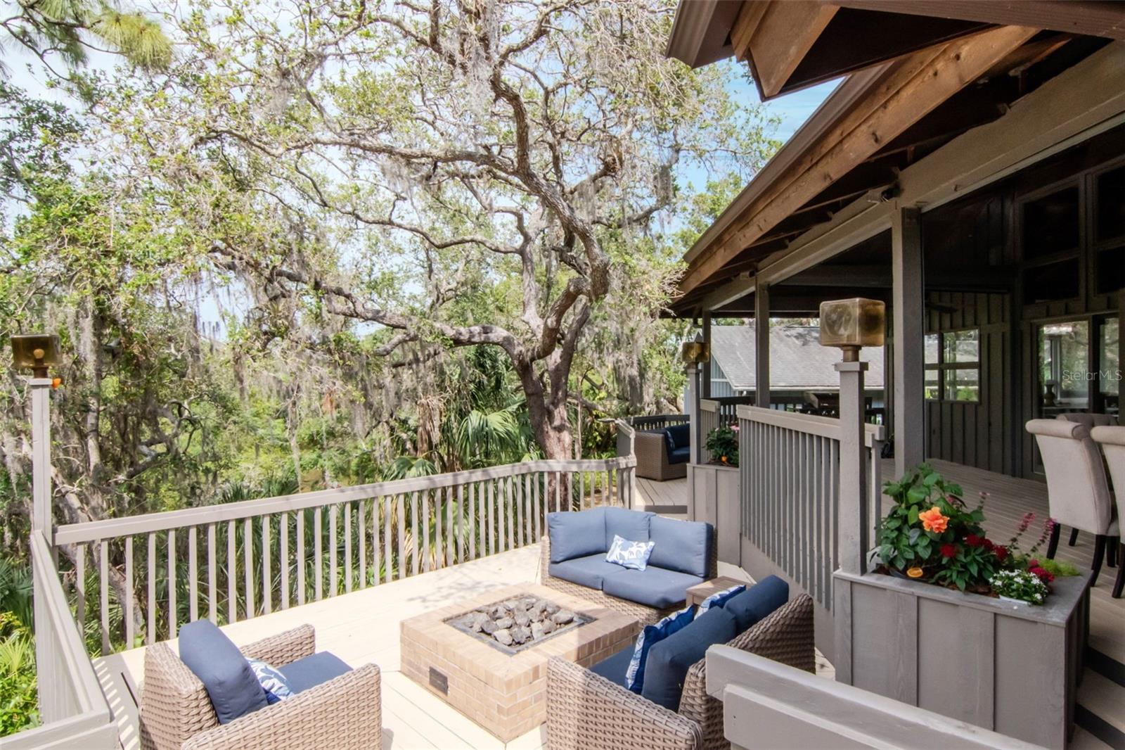 Image 36 of 100 For 1296 Weybridge Lane