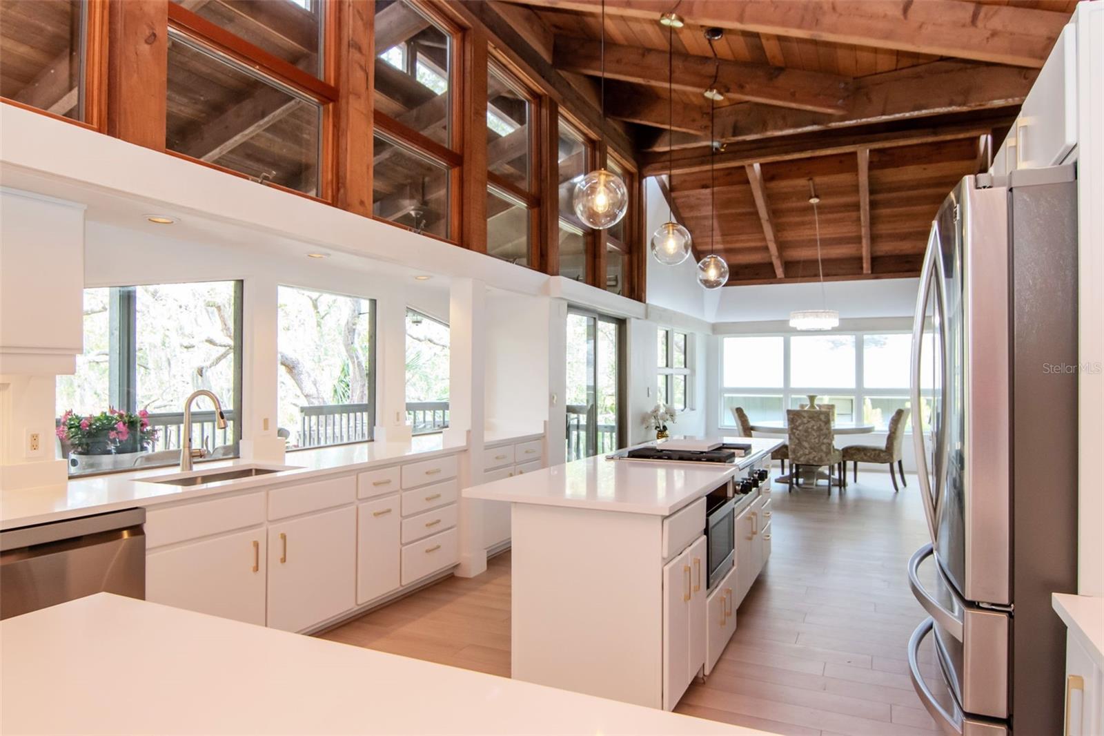 Image 6 of 100 For 1296 Weybridge Lane