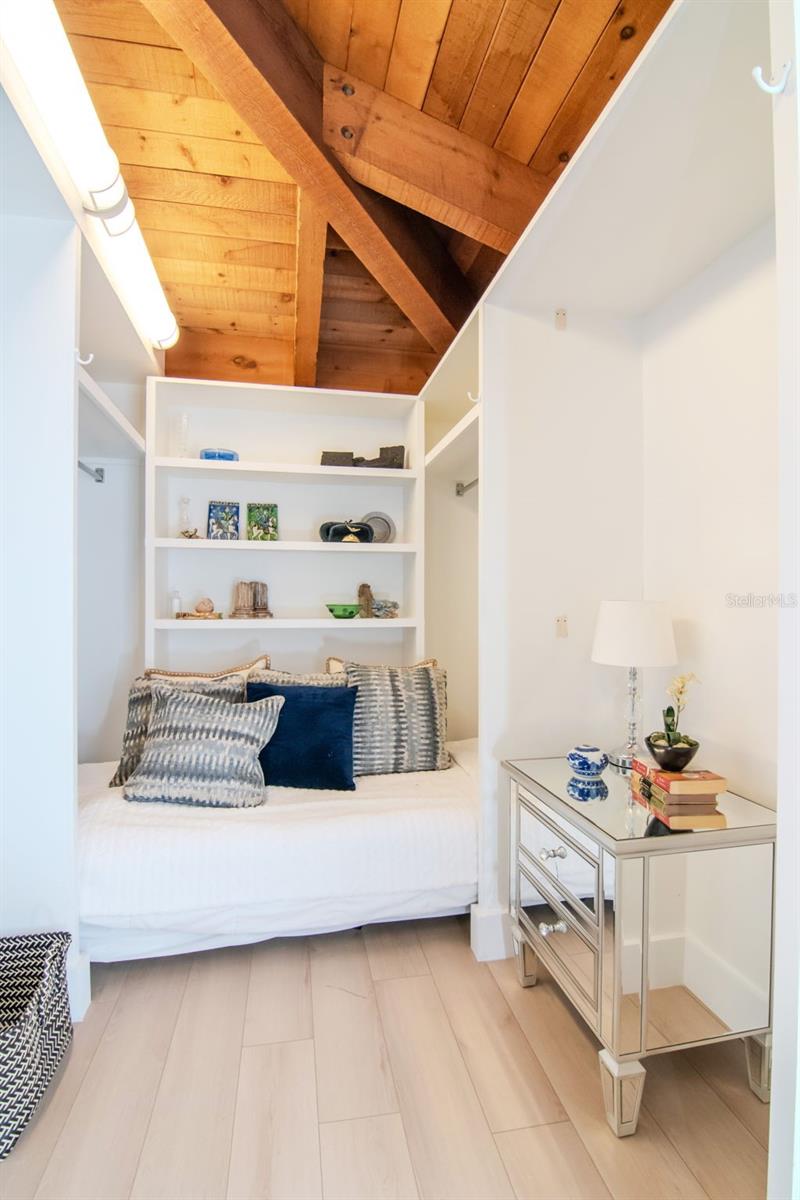 Image 68 of 100 For 1296 Weybridge Lane