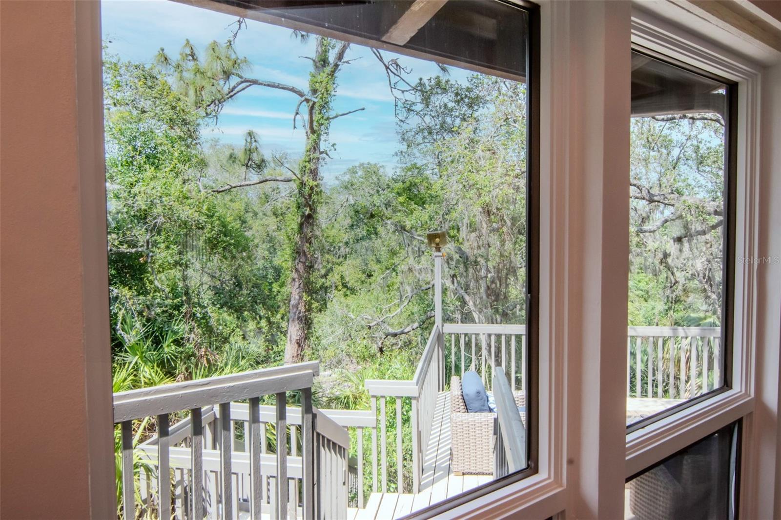 Image 72 of 100 For 1296 Weybridge Lane