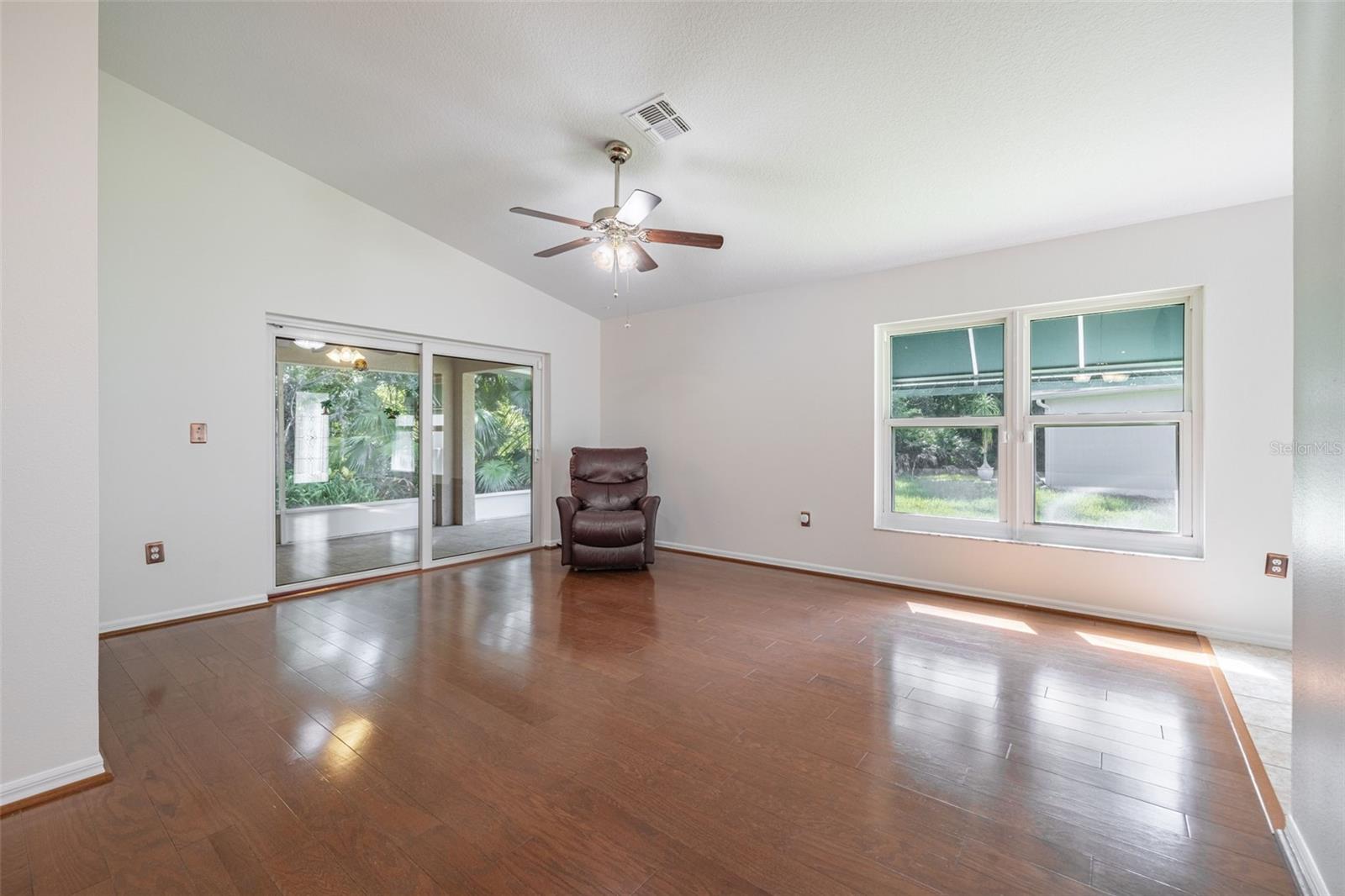 Image 7 of 48 For 11116 Jenkins Court