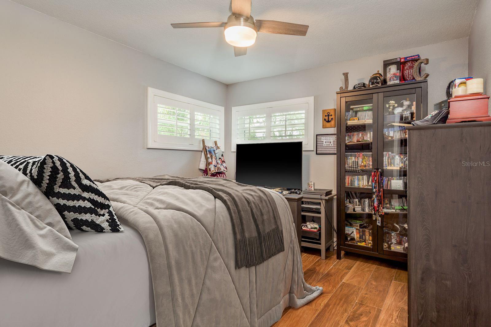 Image 12 of 34 For 1627 Belltower