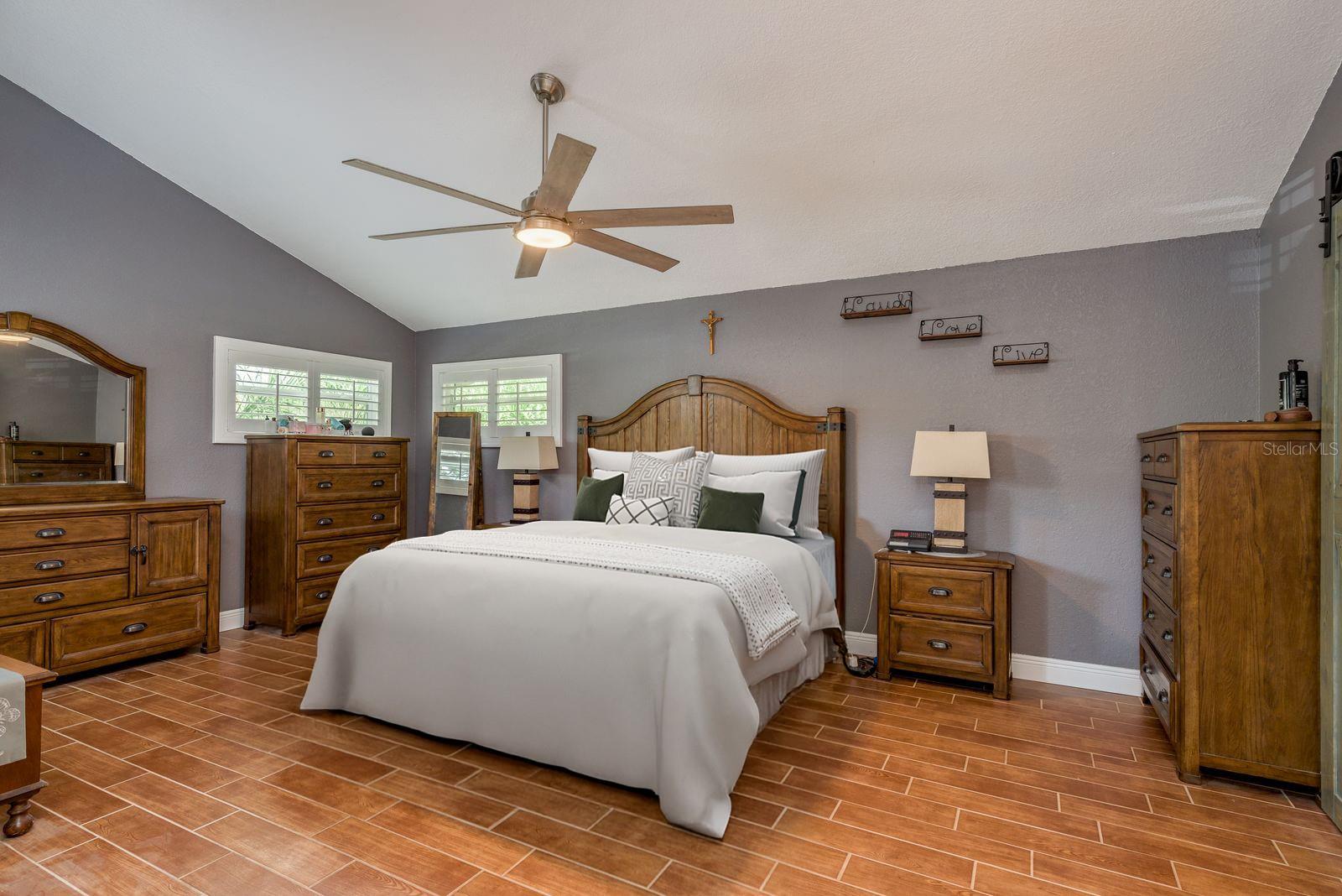 Image 19 of 34 For 1627 Belltower