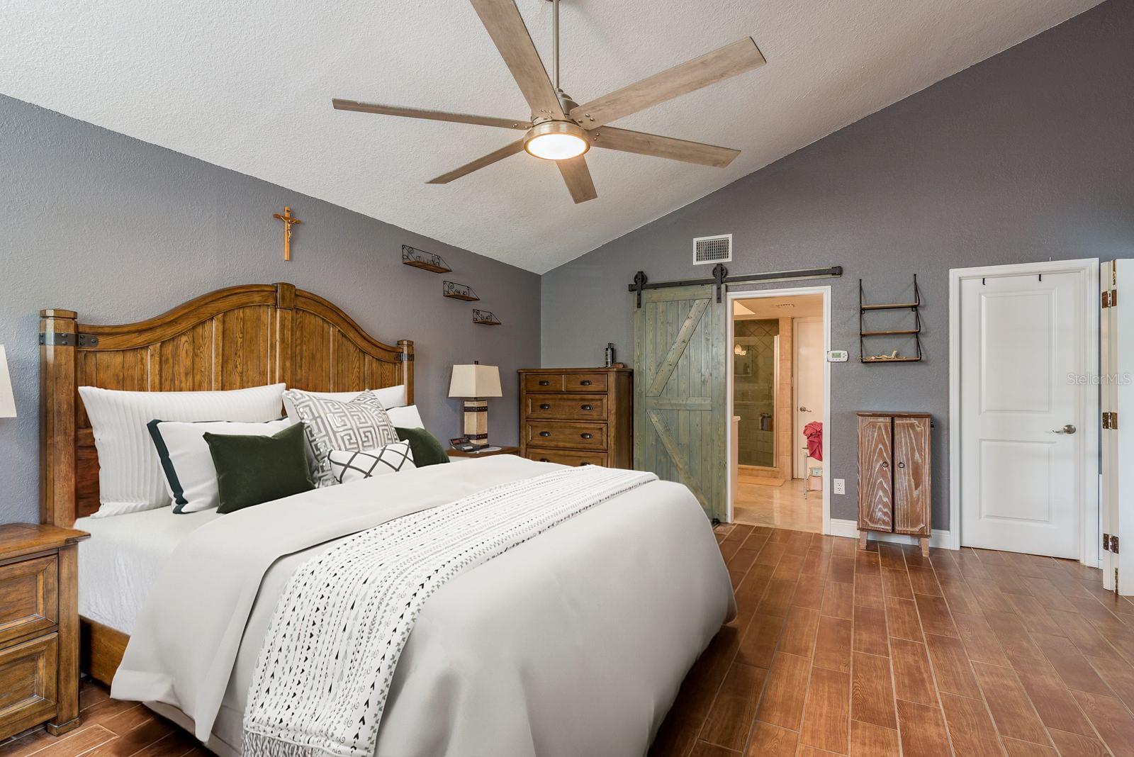 Image 20 of 34 For 1627 Belltower