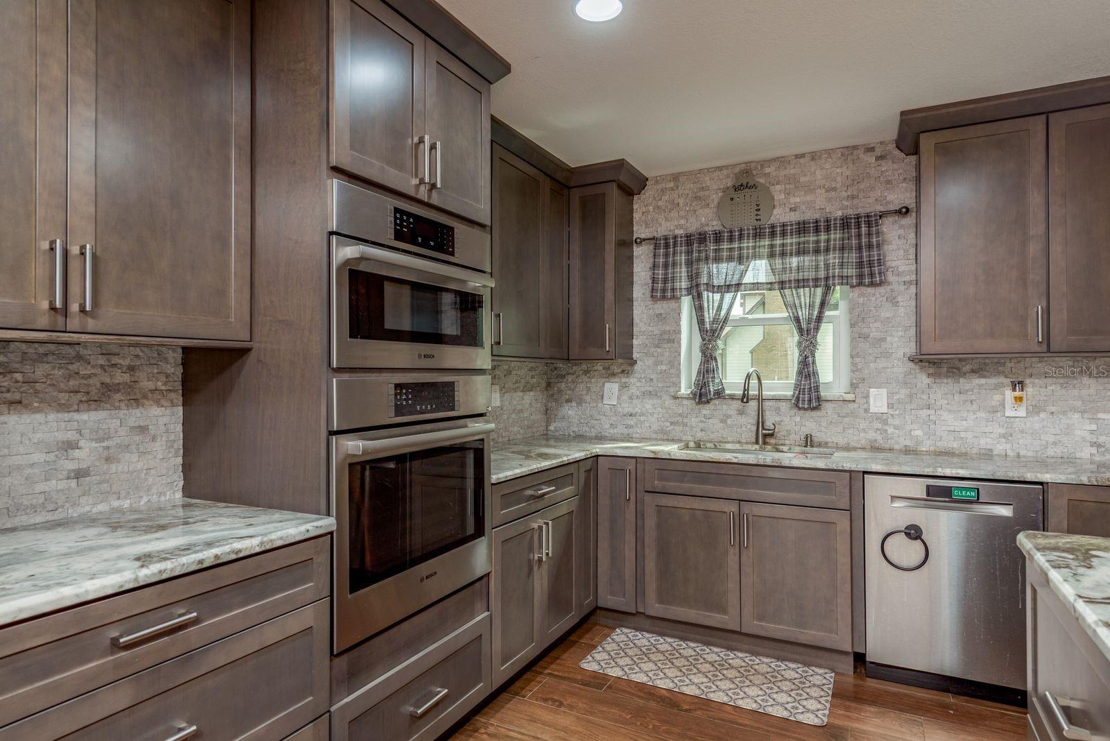 Image 7 of 34 For 1627 Belltower