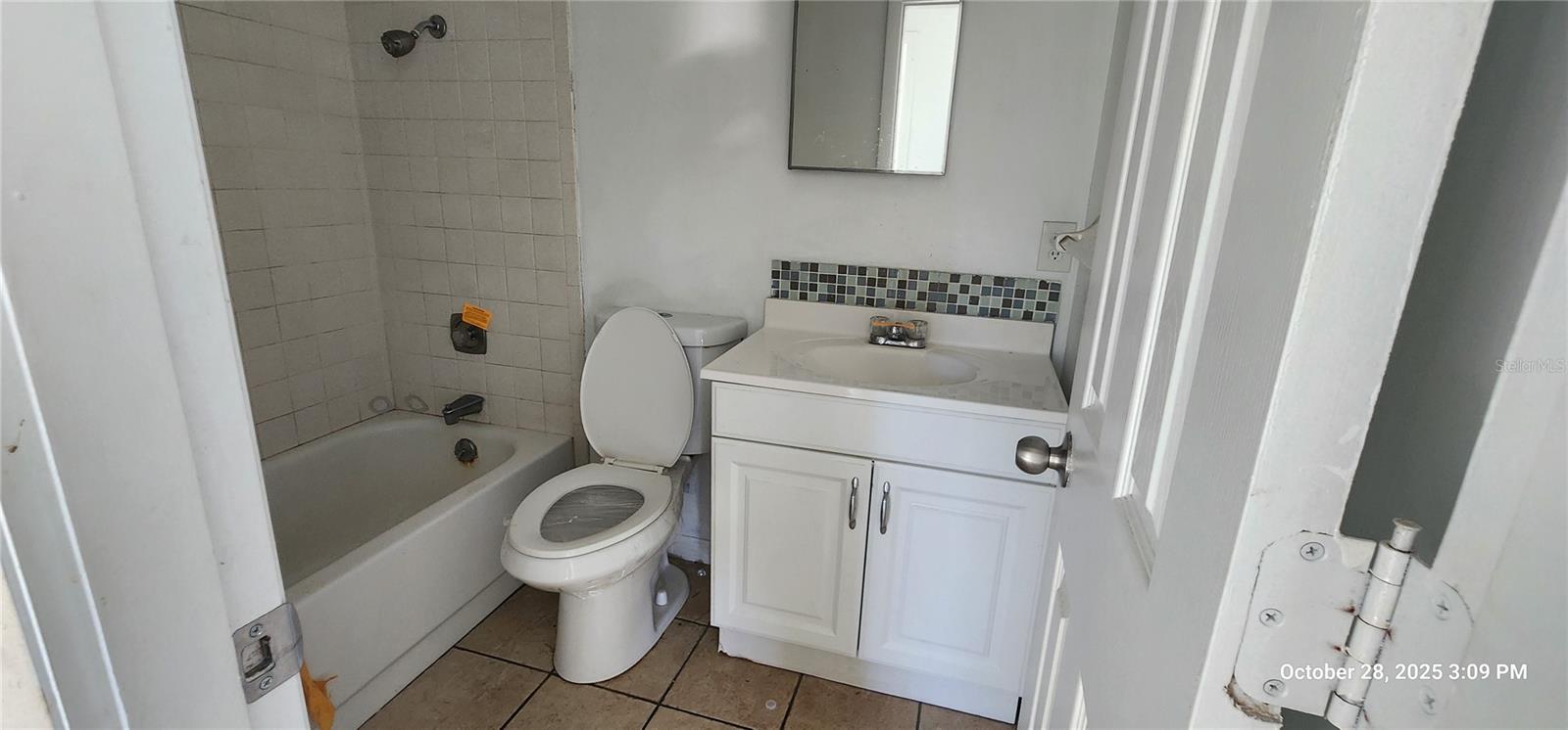 Image 14 of 30 For 320 Plumosa Avenue