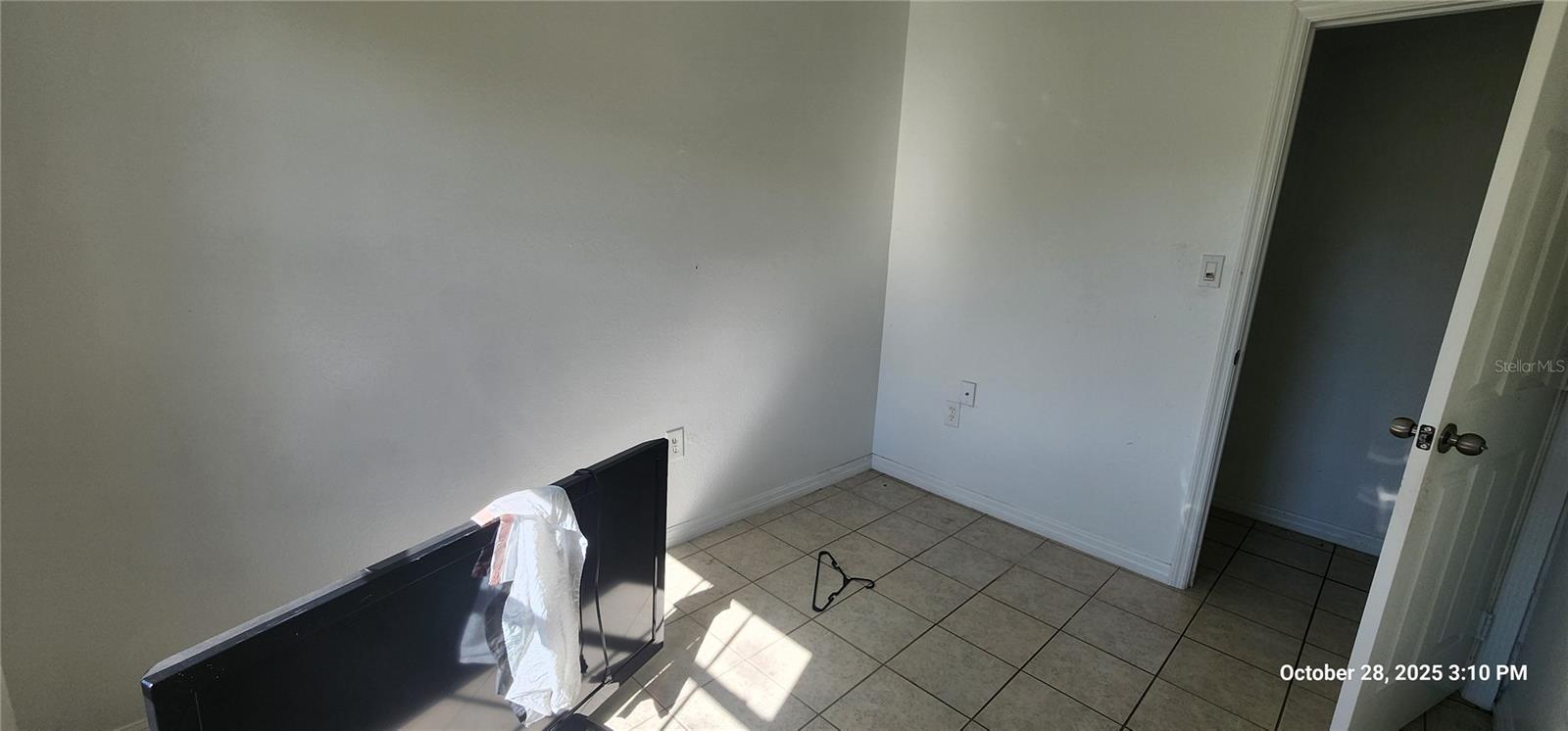 Image 16 of 30 For 320 Plumosa Avenue