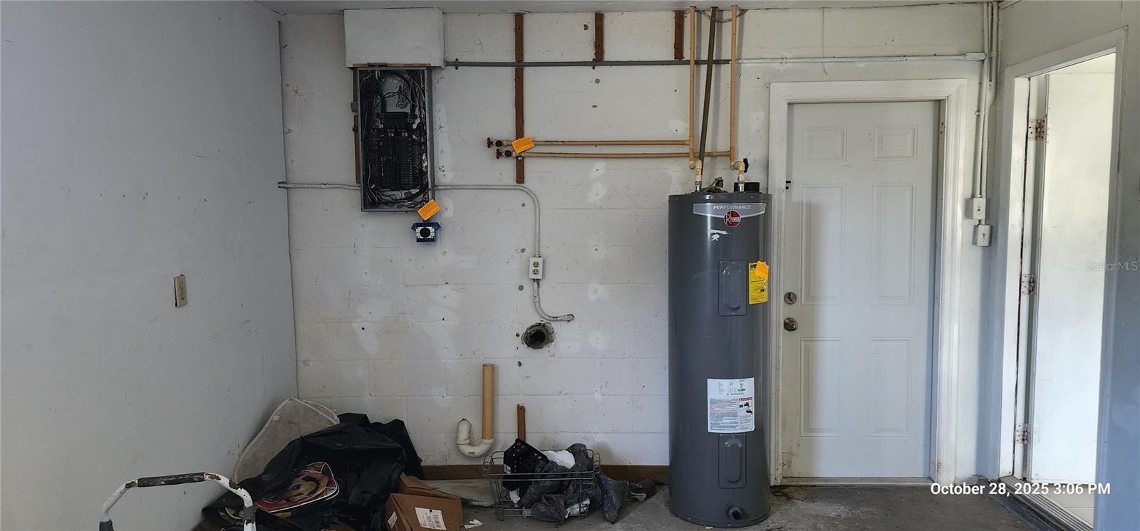 Image 20 of 30 For 320 Plumosa Avenue