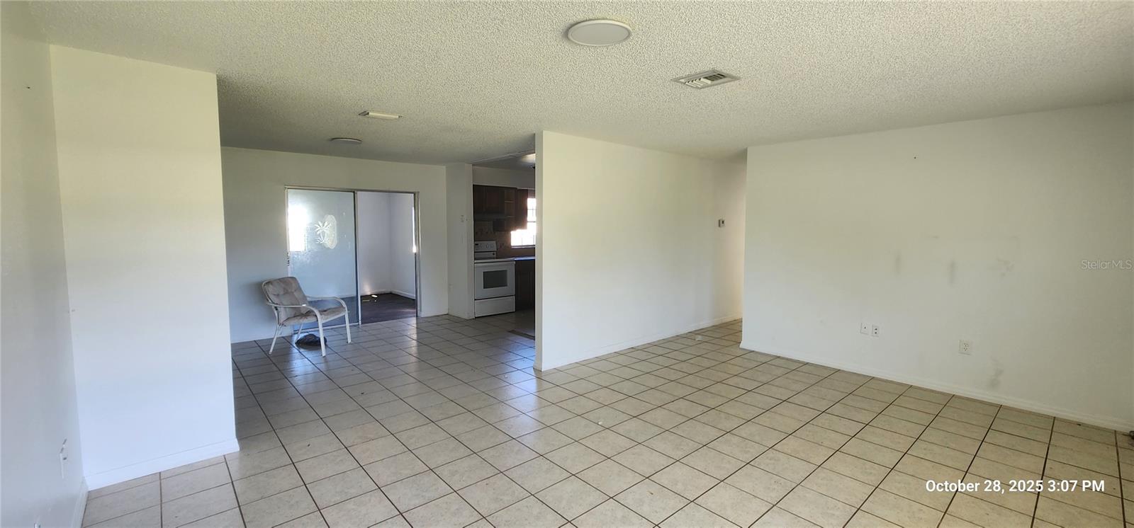 Image 3 of 30 For 320 Plumosa Avenue