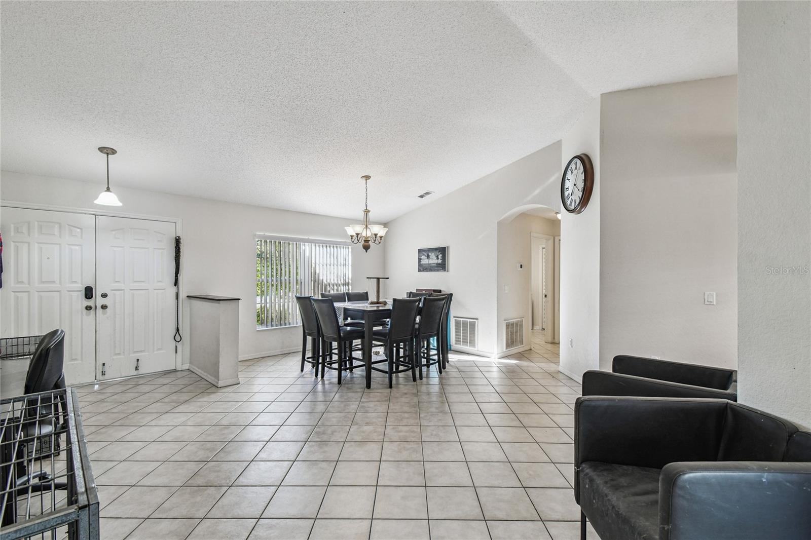 Listing photo id 9 for 4563 Bayridge Court