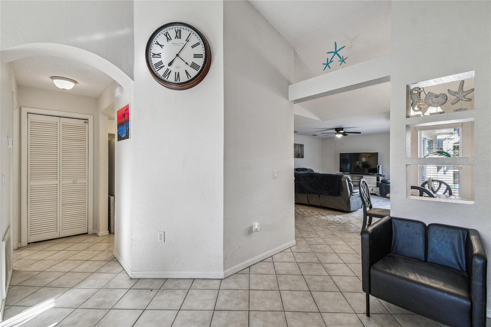 Listing photo id 10 for 4563 Bayridge Court