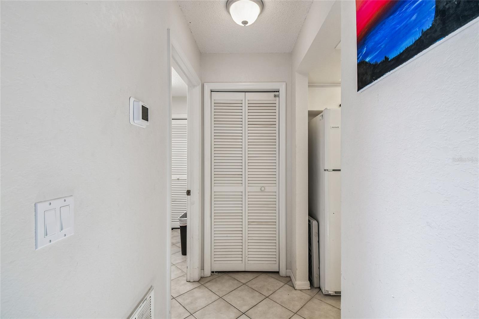 Listing photo id 11 for 4563 Bayridge Court