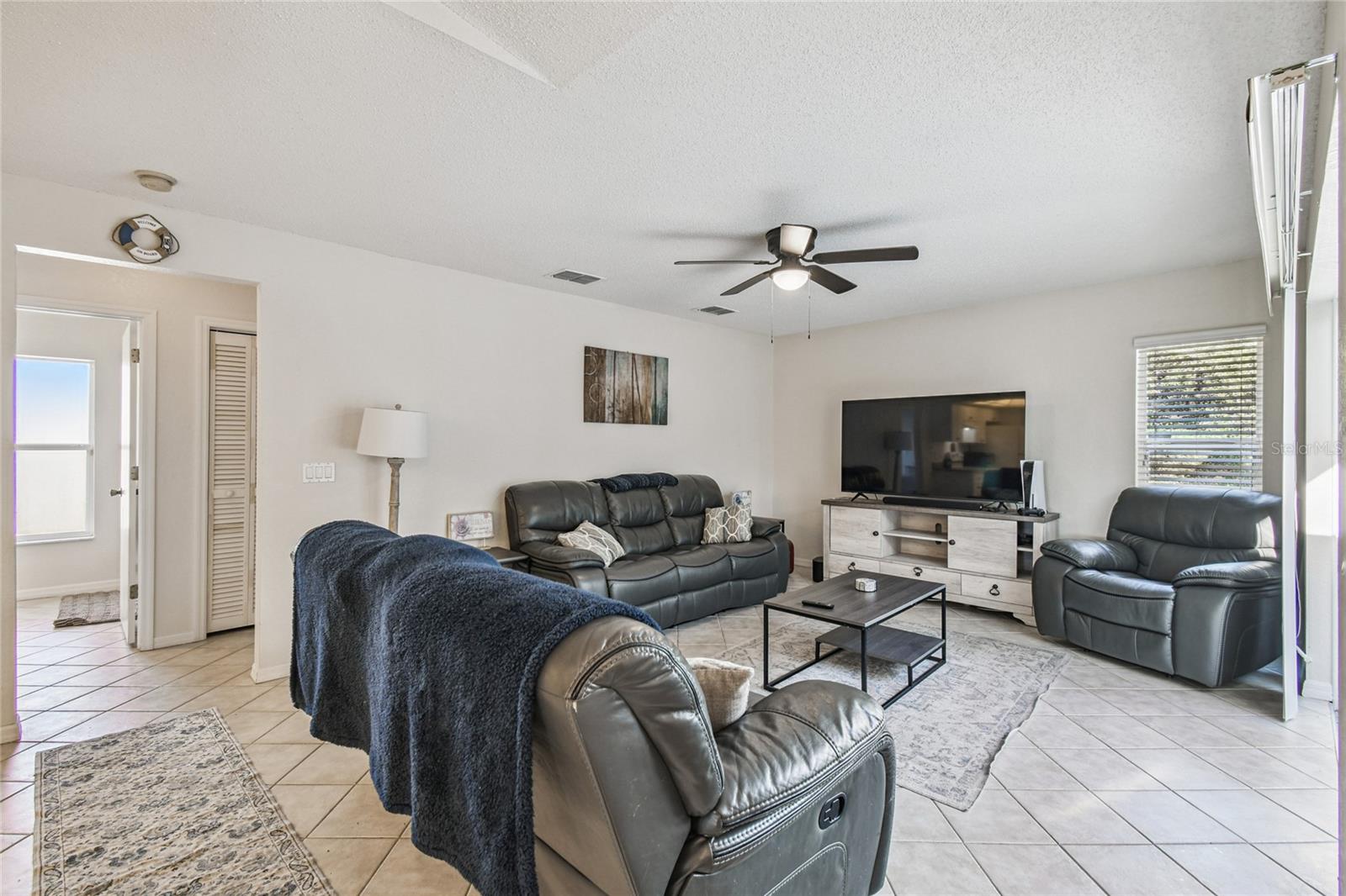 Listing photo id 15 for 4563 Bayridge Court