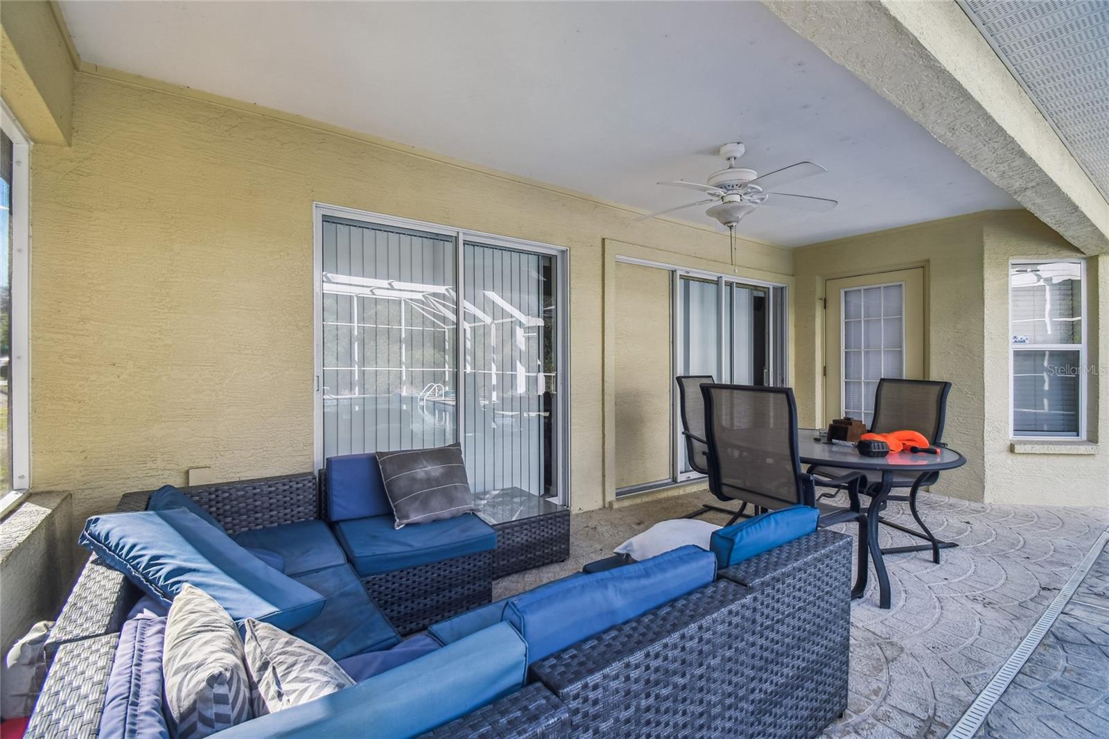 Listing photo id 33 for 4563 Bayridge Court