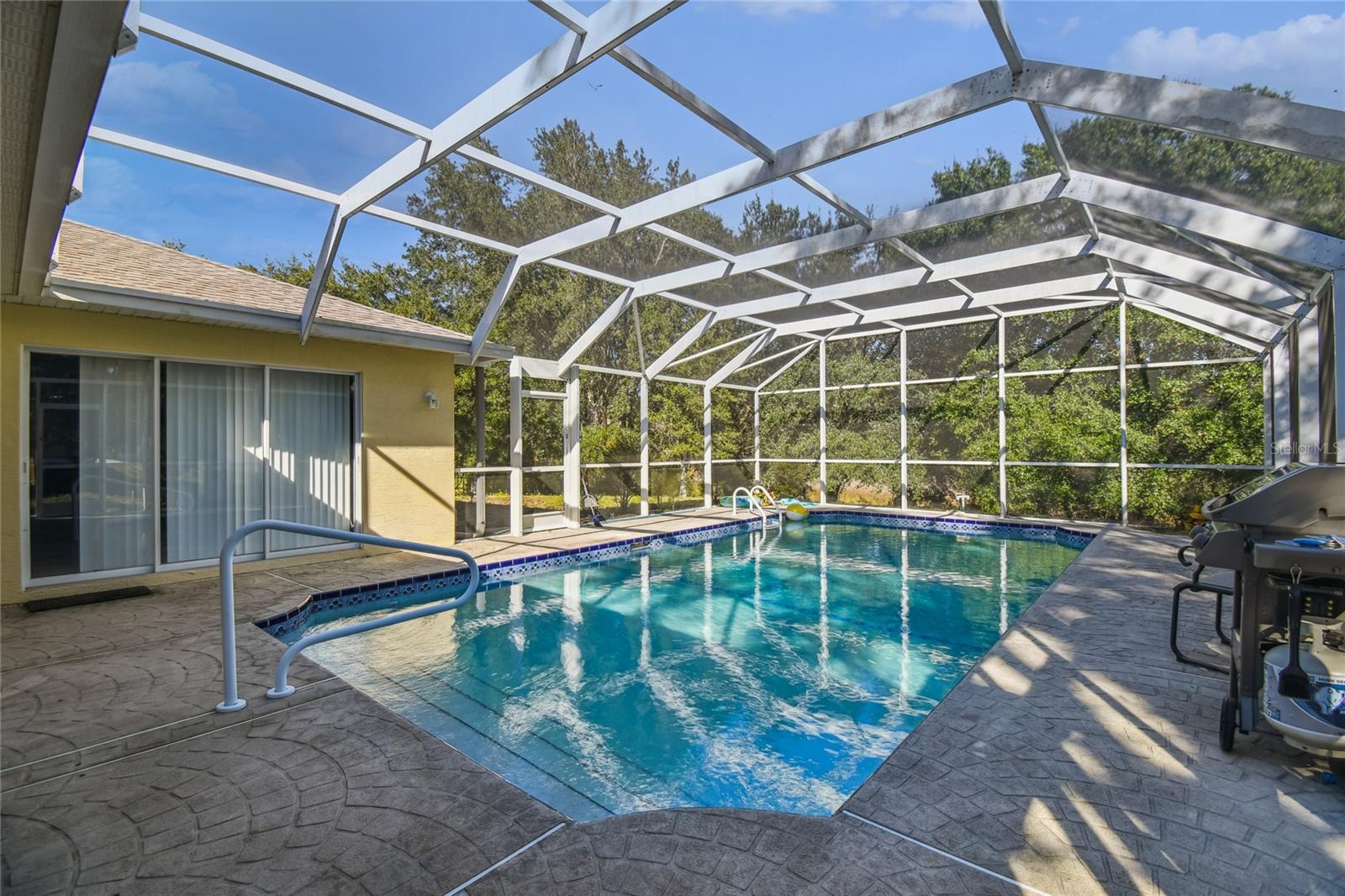 Listing photo id 38 for 4563 Bayridge Court