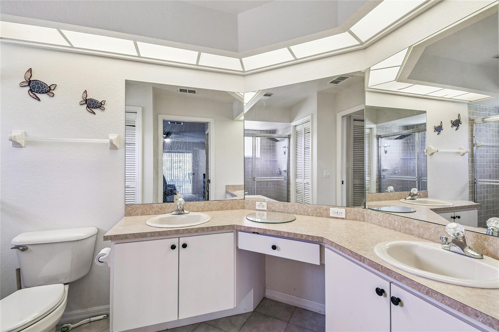 Listing photo id 47 for 4563 Bayridge Court