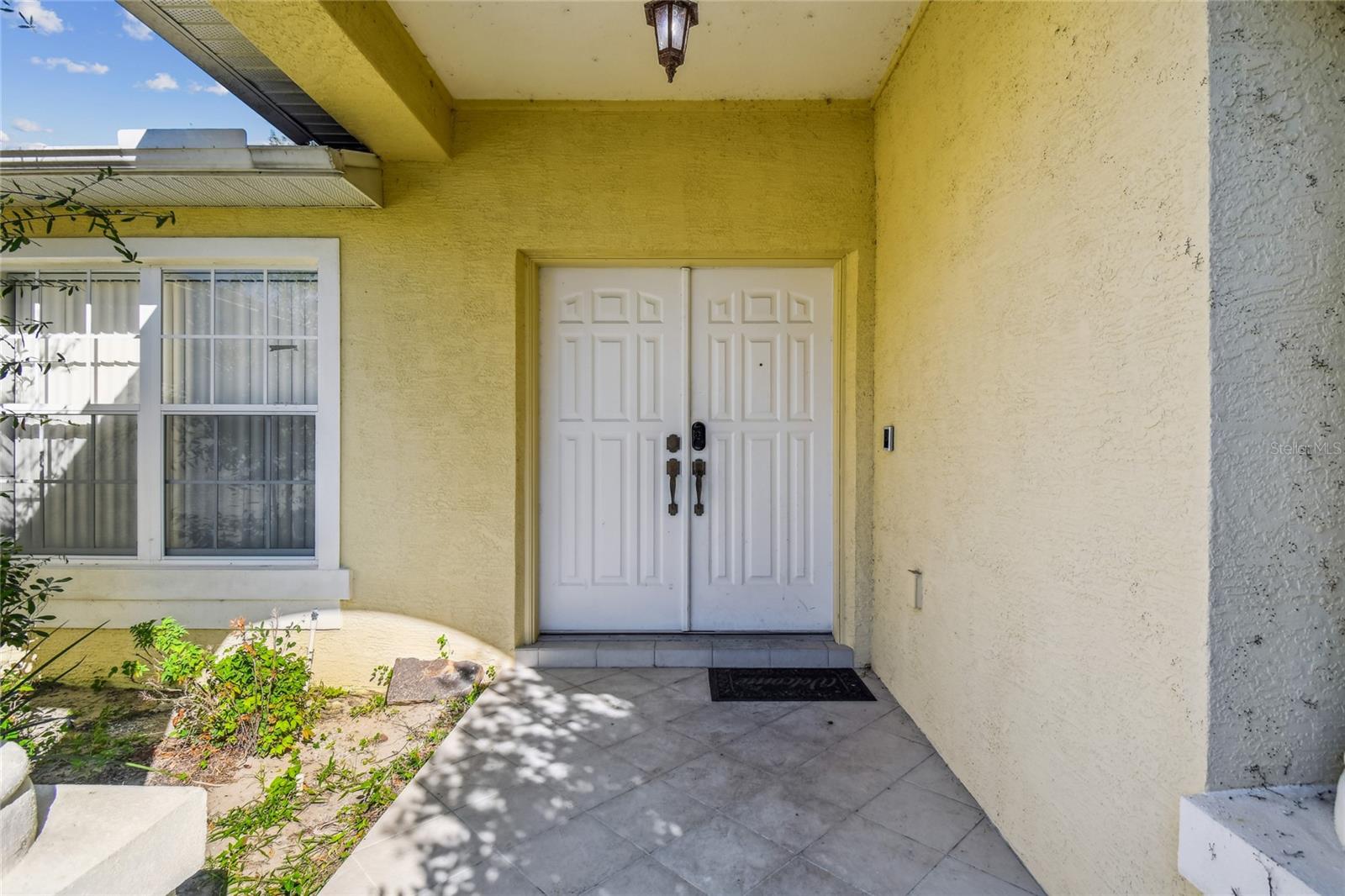 Listing photo id 4 for 4563 Bayridge Court