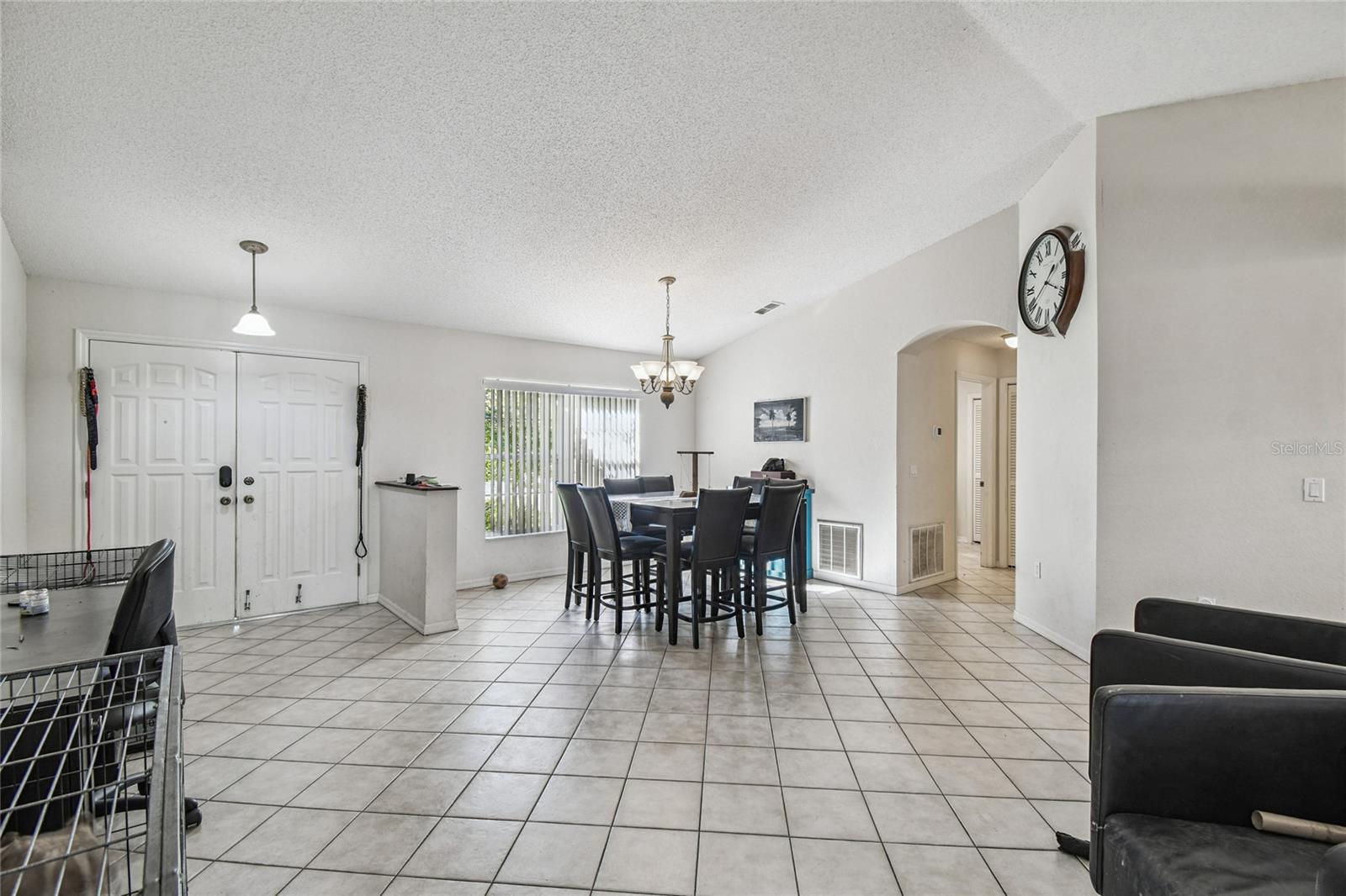 Listing photo id 6 for 4563 Bayridge Court