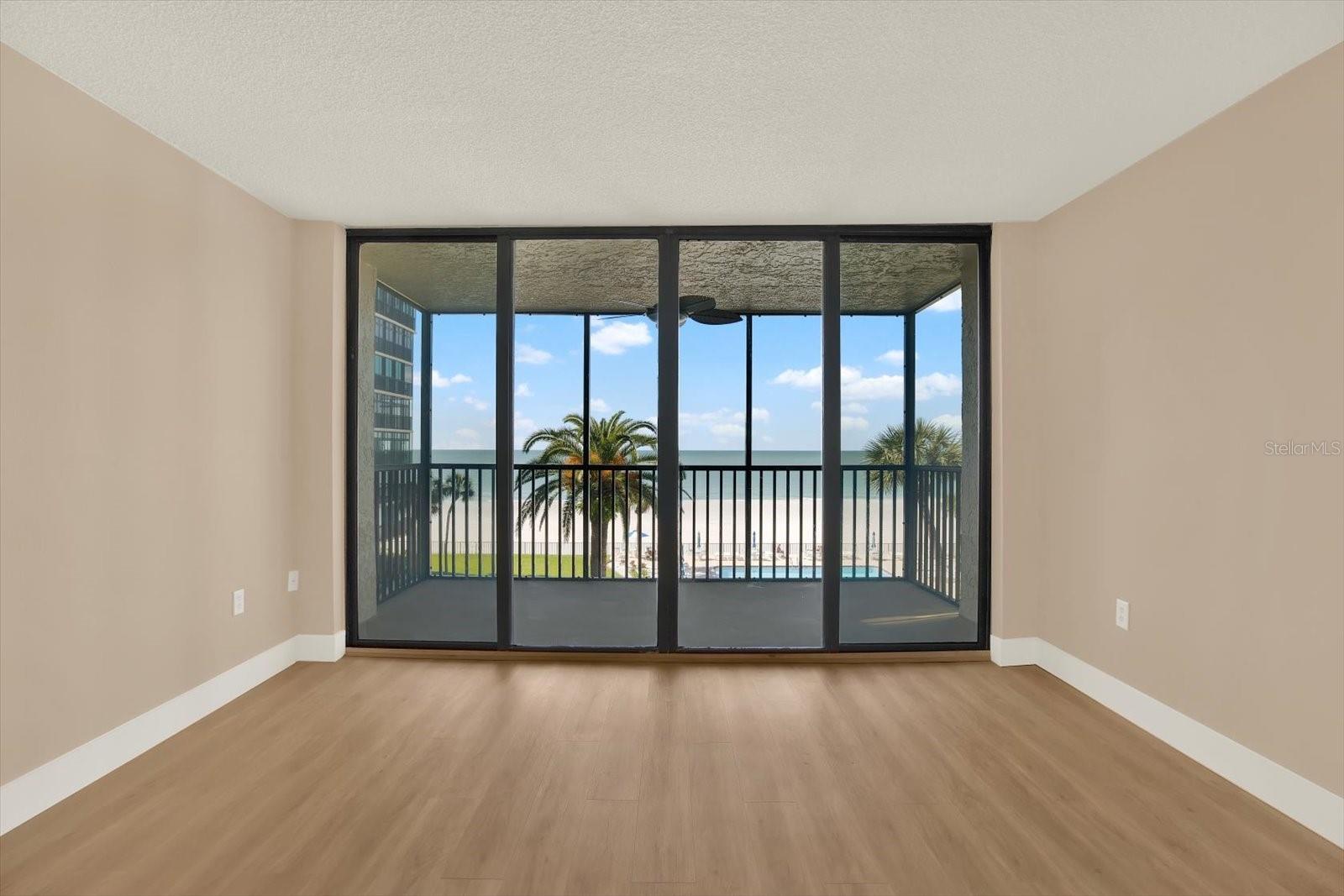 Image 2 of 35 For 18304 Gulf Boulevard 311