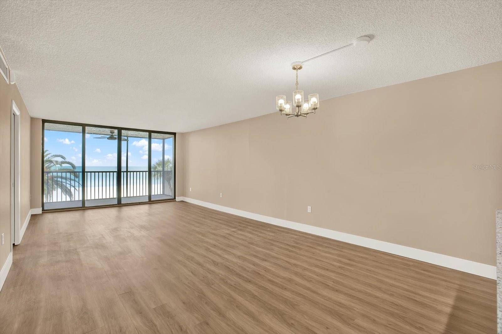 Image 3 of 35 For 18304 Gulf Boulevard 311