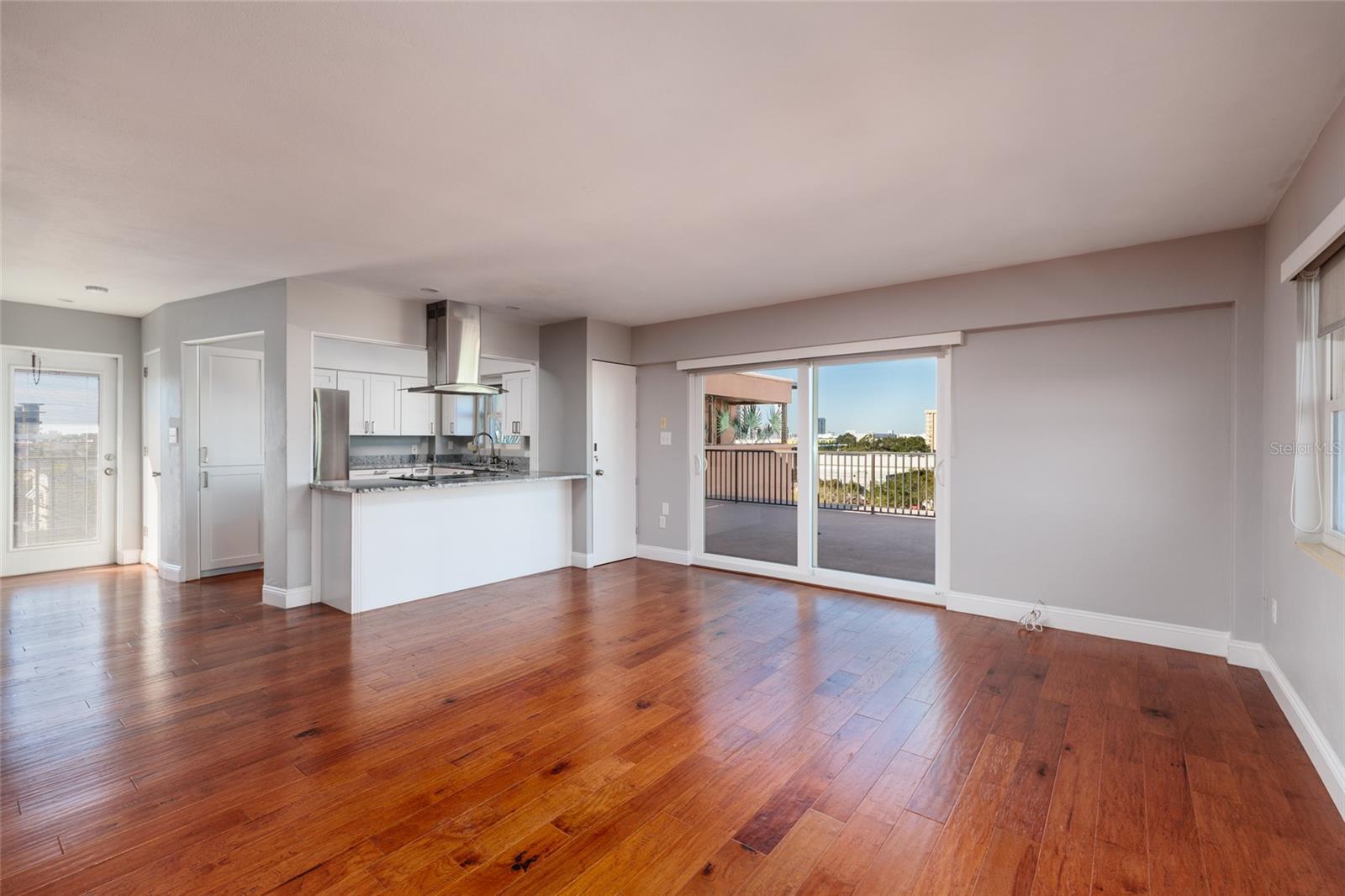 Image 16 of 32 For 750 Burlington Avenue N 5b