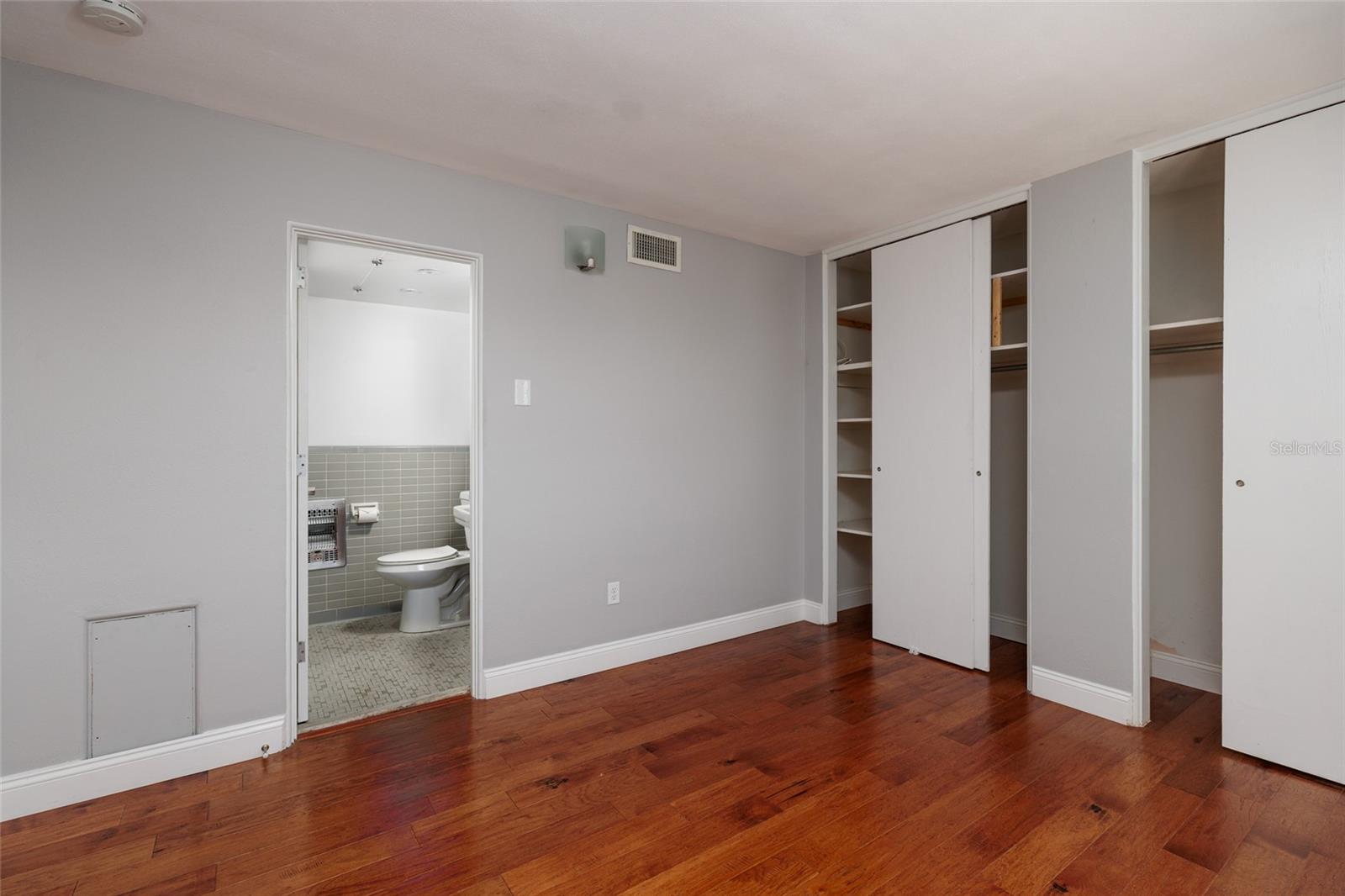 Image 21 of 32 For 750 Burlington Avenue N 5b