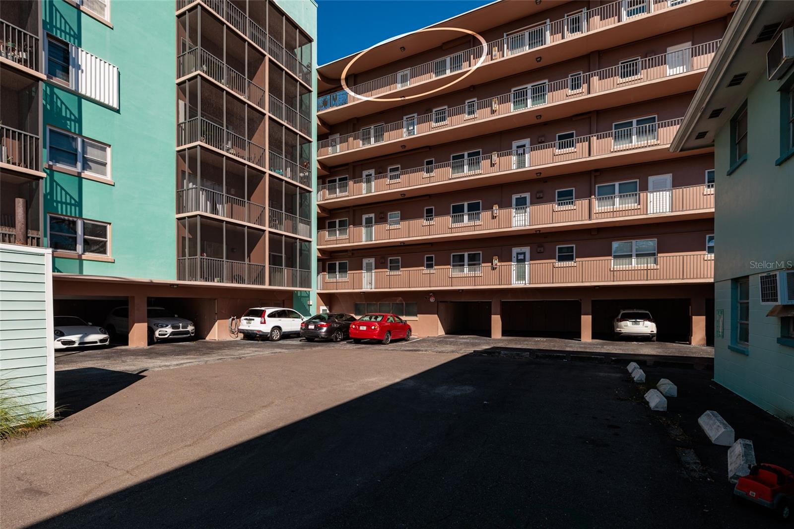 Image 26 of 32 For 750 Burlington Avenue N 5b