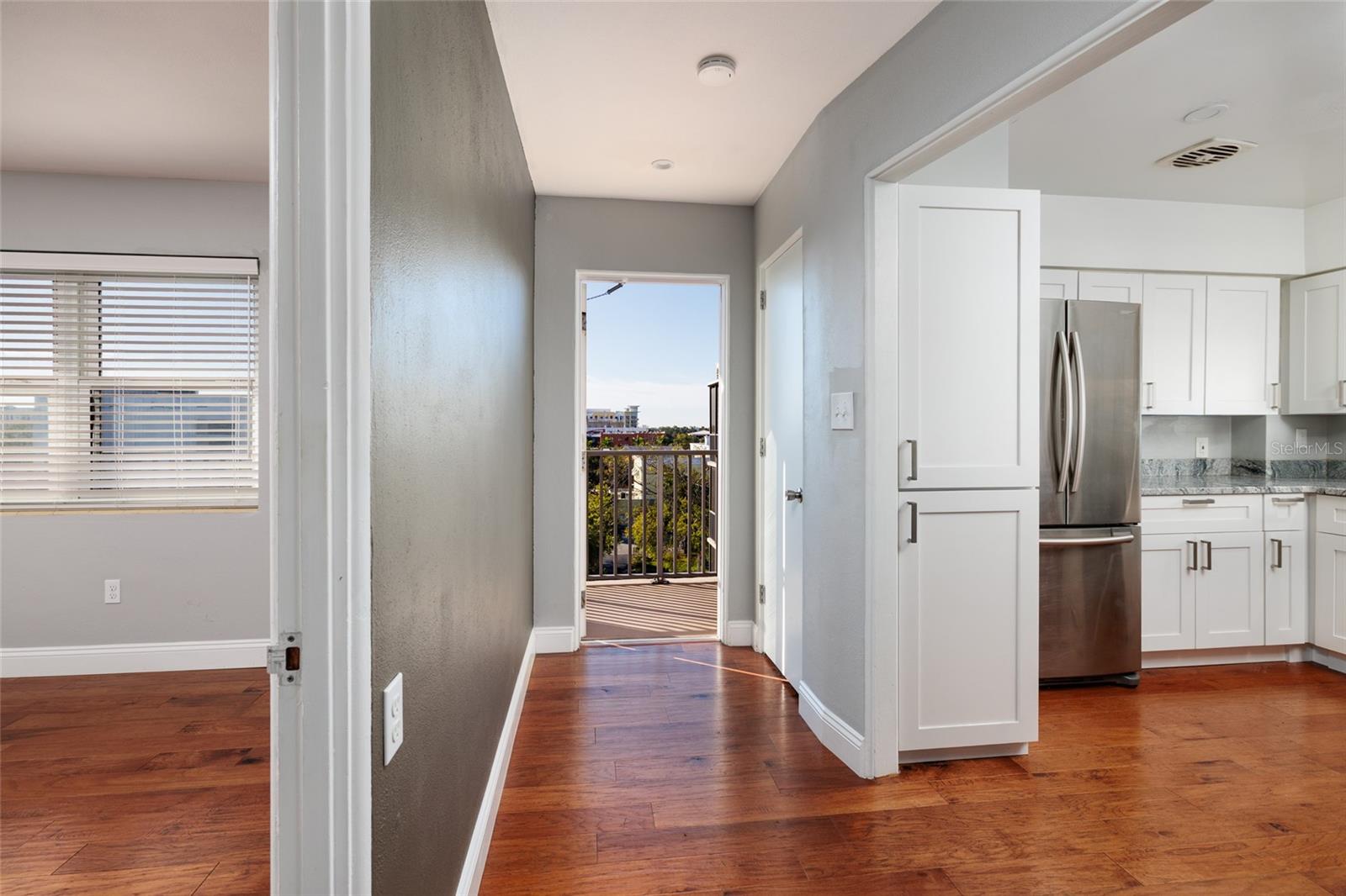 Image 8 of 32 For 750 Burlington Avenue N 5b