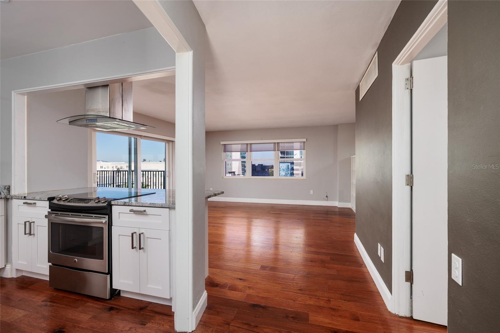 Image 9 of 32 For 750 Burlington Avenue N 5b