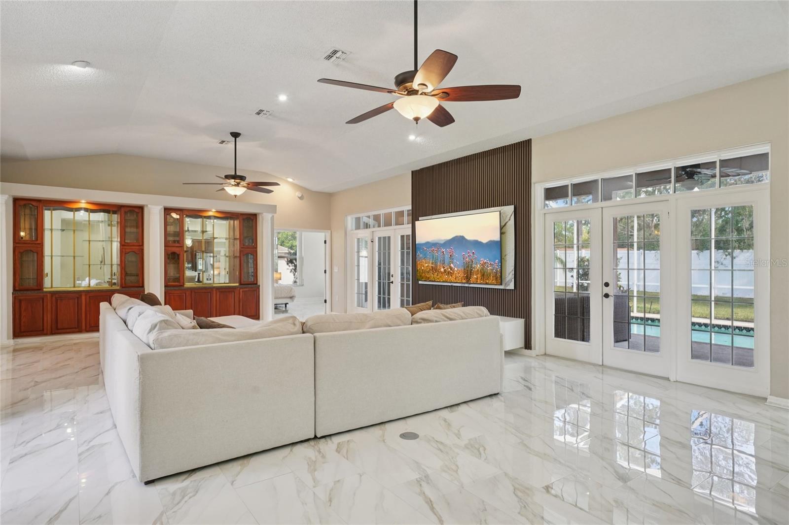 Image 11 of 100 For 321 Cressida Circle