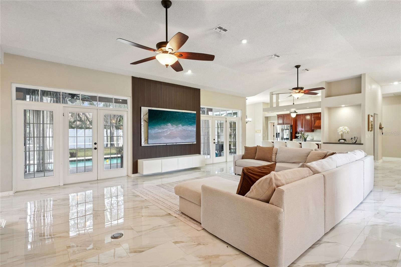 Image 14 of 100 For 321 Cressida Circle