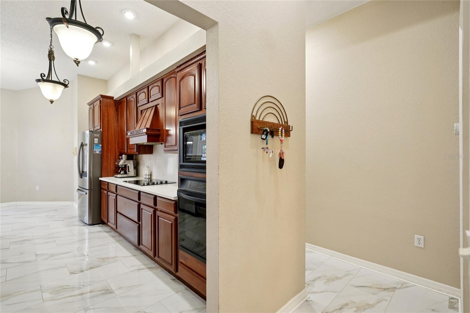 Image 19 of 100 For 321 Cressida Circle