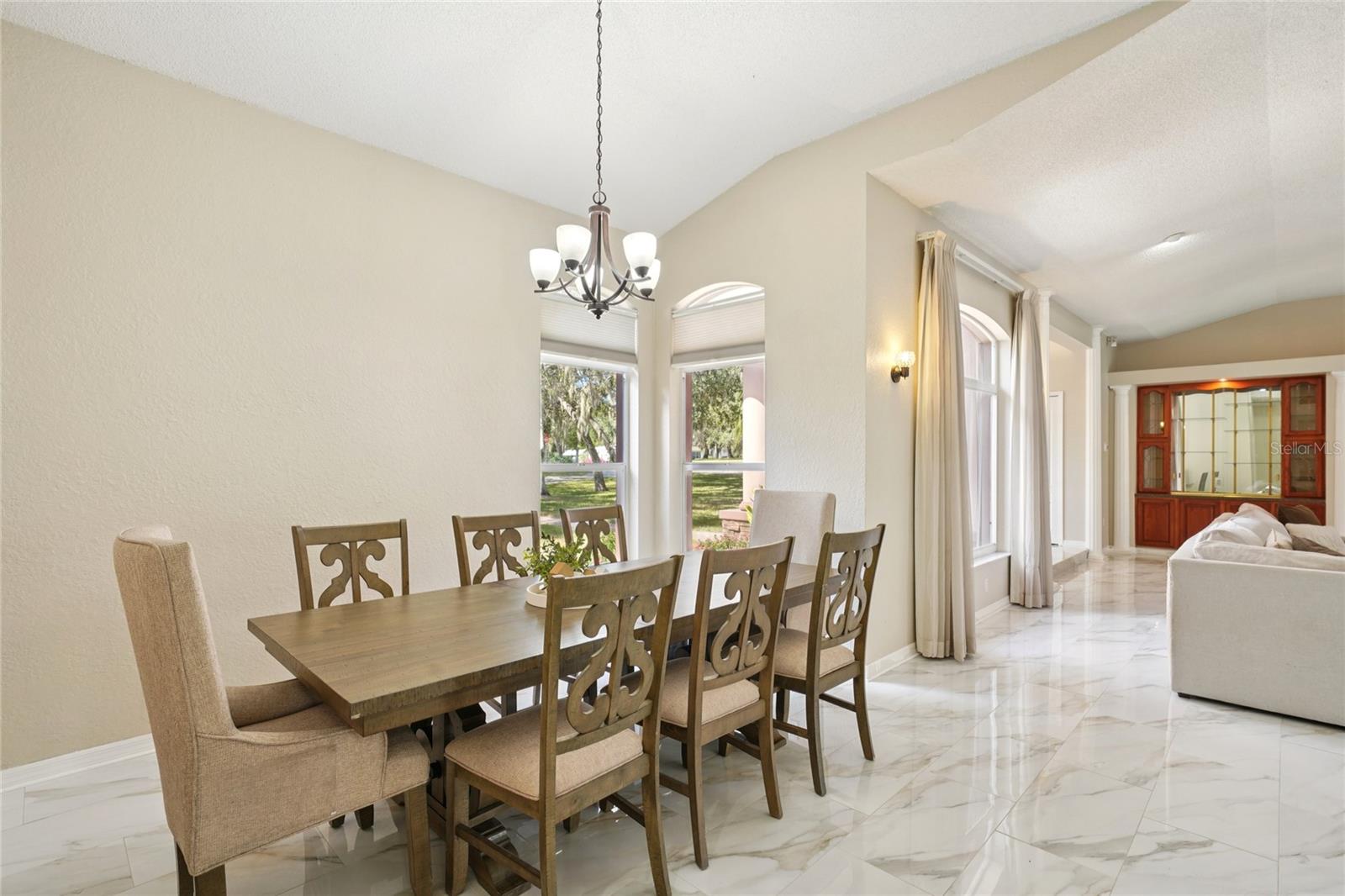 Image 31 of 100 For 321 Cressida Circle