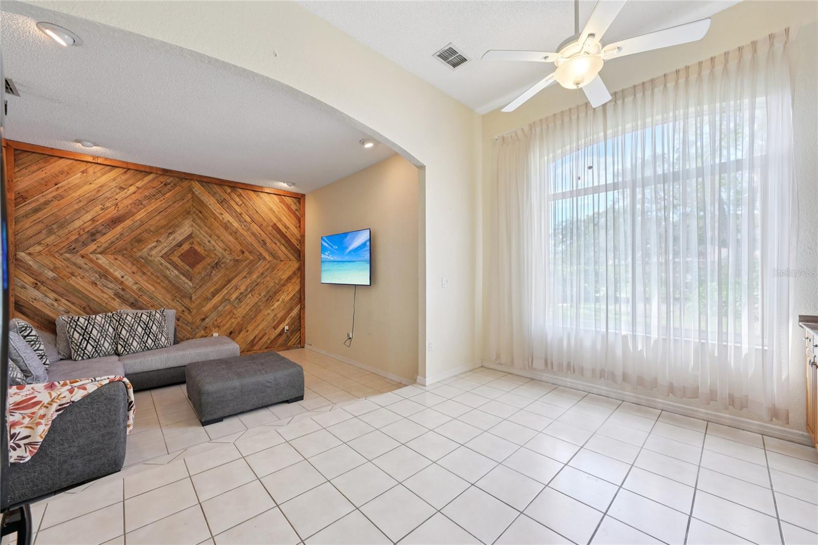 Image 63 of 100 For 321 Cressida Circle