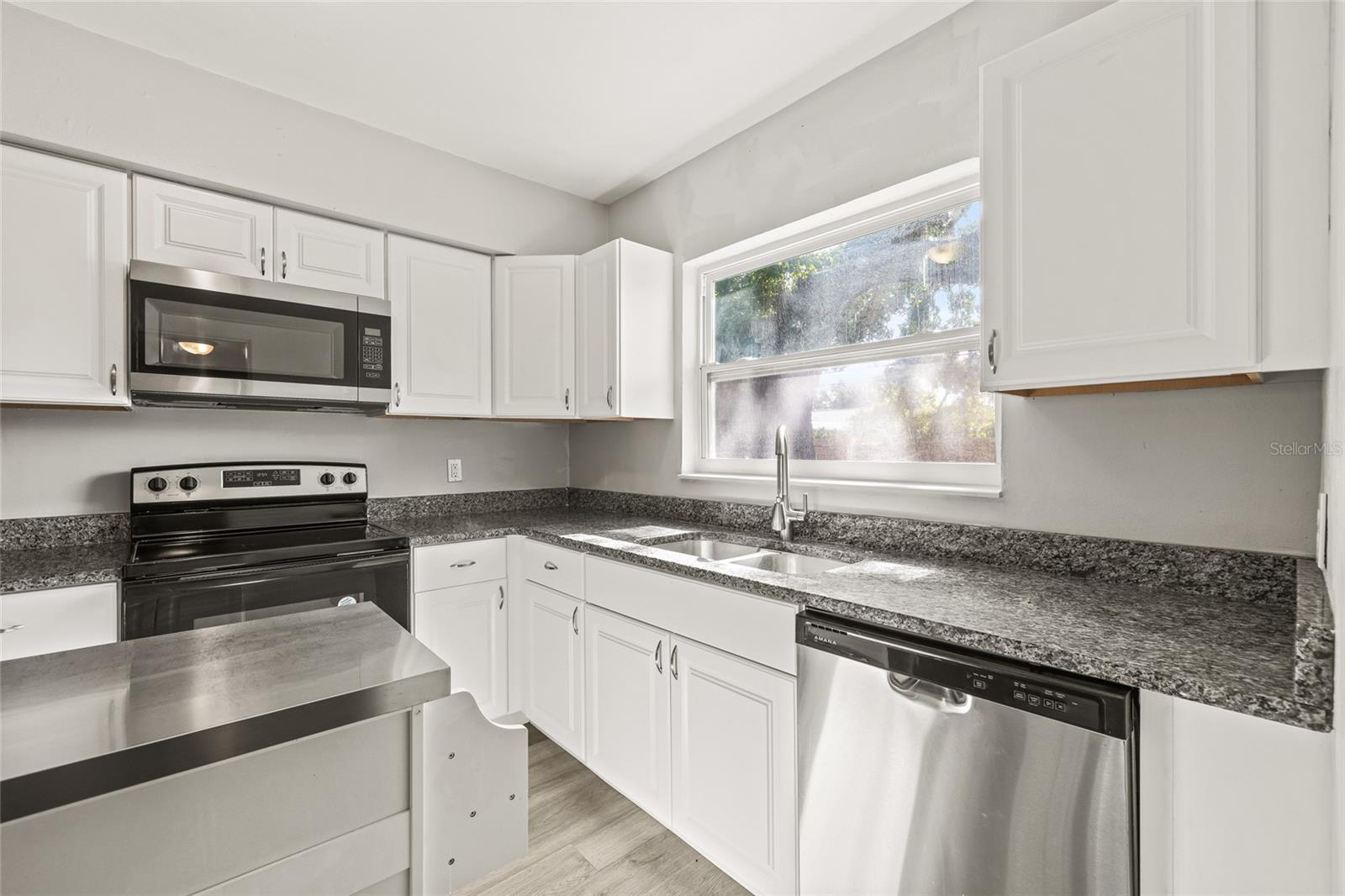 Image 11 of 34 For 4350 1st Avenue S