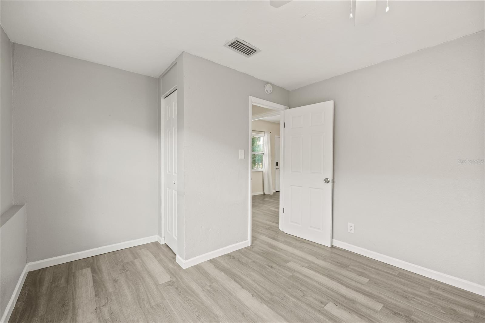 Image 22 of 34 For 4350 1st Avenue S