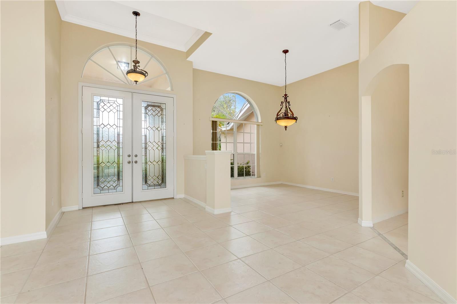 Image 13 of 34 For 731 Waterside Court