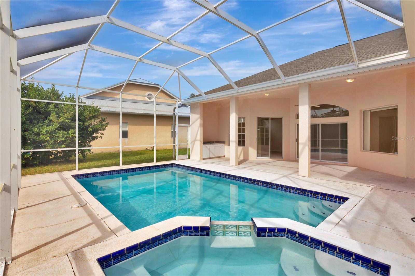 Image 28 of 34 For 731 Waterside Court