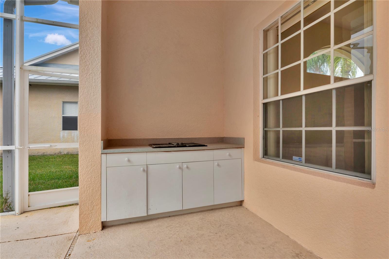 Image 30 of 34 For 731 Waterside Court