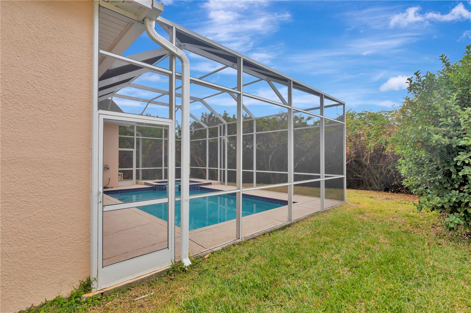 Image 31 of 34 For 731 Waterside Court