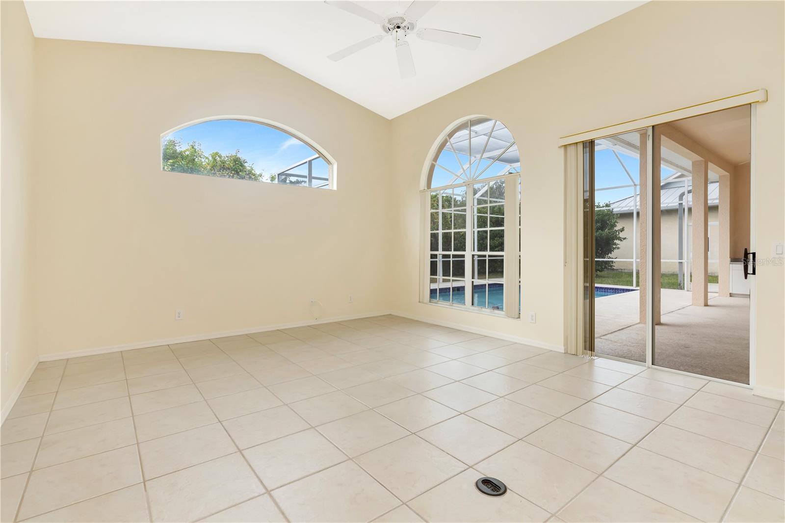 Image 4 of 34 For 731 Waterside Court